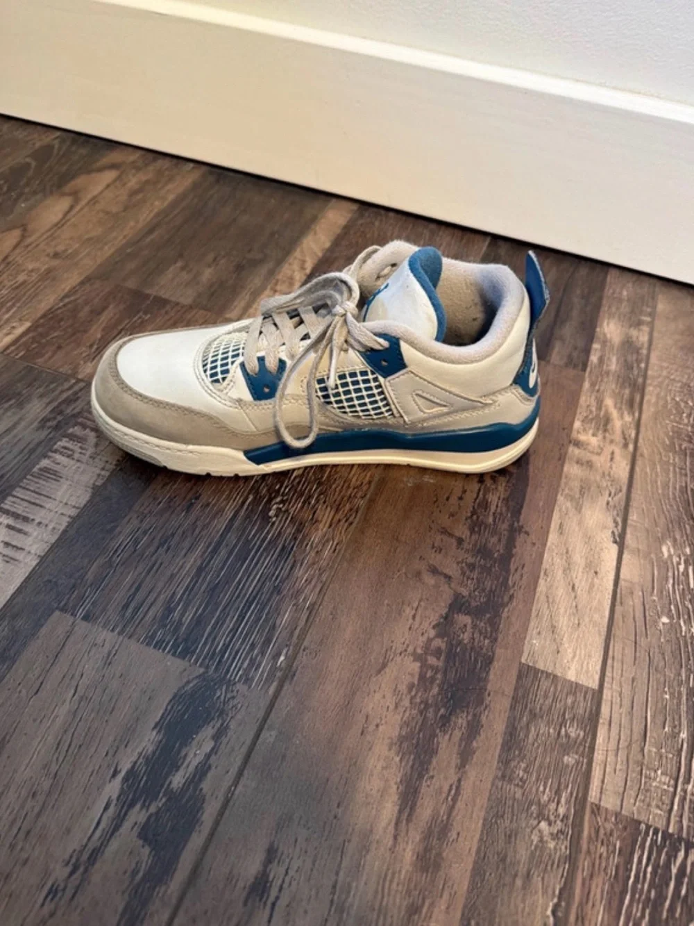 Nike Air Jordan 4 Kids Size 2